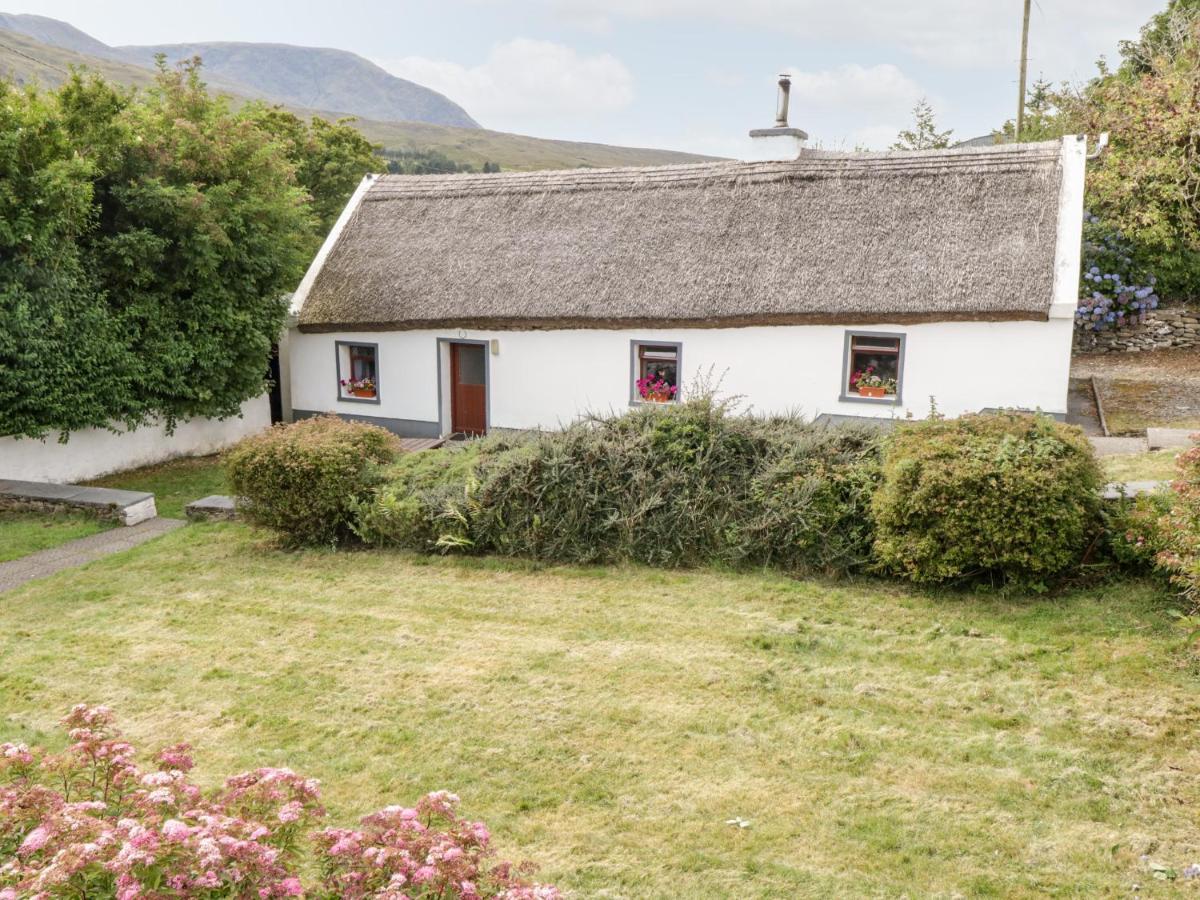 The Thatched Cottage Liscarney Exterior photo